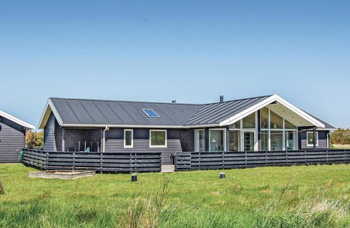 Lokken House | Nice home in Løkken with sauna