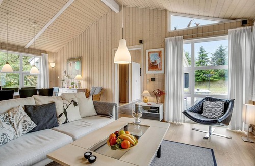 Grønhøj House | Nice home in Løkken with sauna