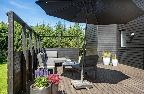 Nr. Lyngby House | Nice home in Løkken with kitchen