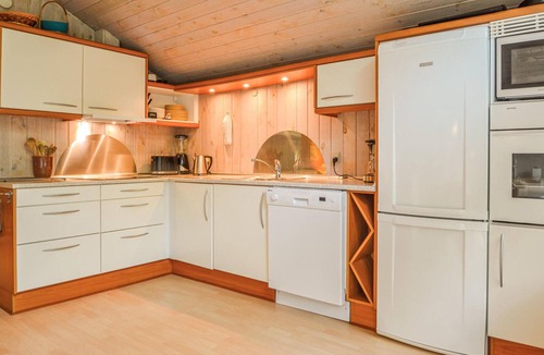 Grønhøj House | Nice home in Løkken with kitchen