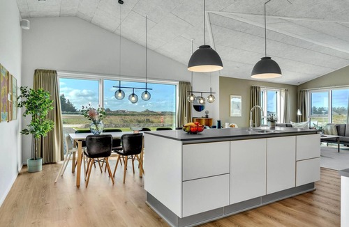 Lokken House | Nice home in Løkken with kitchen