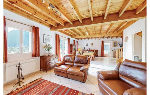 Louvie-Soubiron House | Nice Home In Louvie-Soubiron