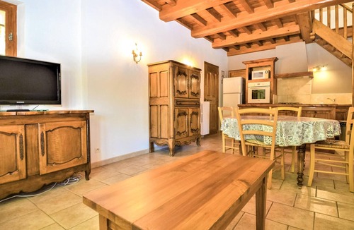 Maillane House | Nice home in Maillane with WiFi