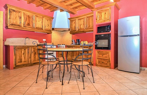 Maillane House | Nice home in Maillane with WiFi