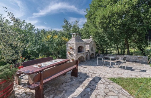 Manjadvorci House | Nice home in Manjadvorci