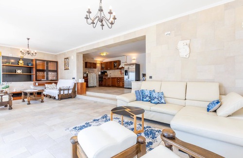 Mimice House | Nice home in Mimice with house sea view