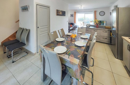 Salleles-d'Aude House | Nice home in Mirepeisset with WiFi
