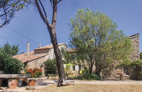 Mondragon House | Nice home in Mondragon with WiFi