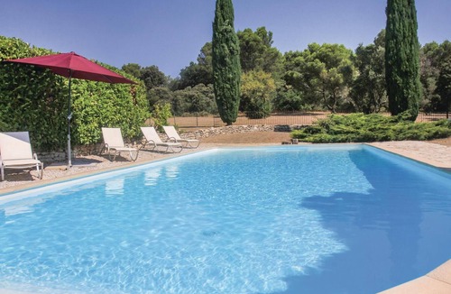 Mondragon House | Nice home in Mondragon with WiFi