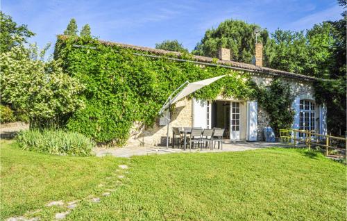 Saint-Ferme House | Nice Home In Monsegur