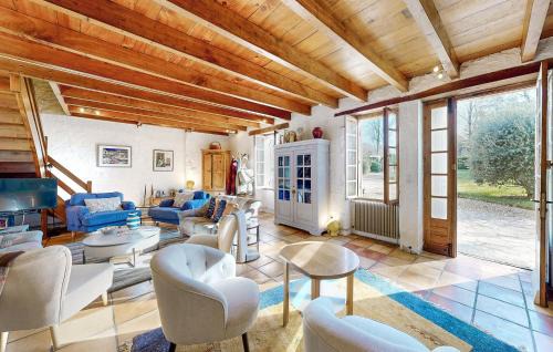 Saint-Ferme House | Nice Home In Monsegur