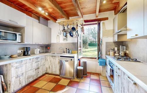 Saint-Ferme House | Nice Home In Monsegur