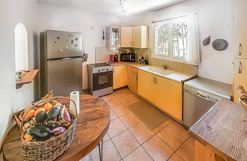 Montbazin House | Nice home in MONTBAZIN with WiFi