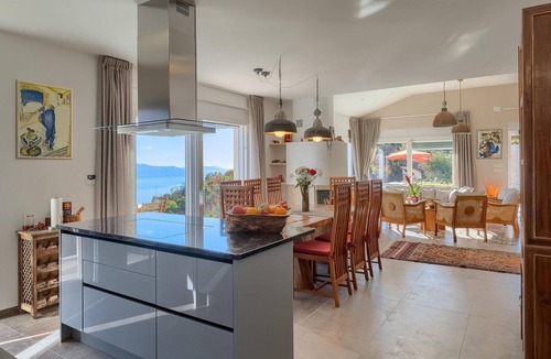 Mosenice House | Nice home in Moscenice