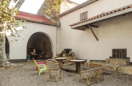 Narbonne House | Nice home in Narbonne with sauna