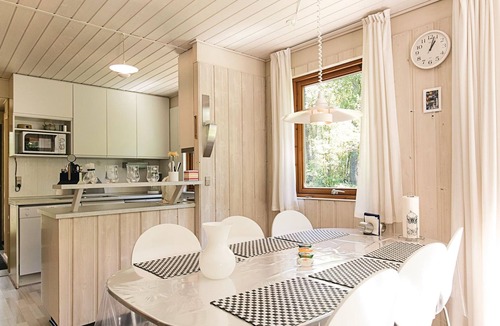 Spidsegard House | Nice home in Nexø with sauna