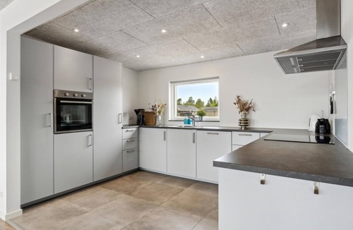 Houstrup House | Nice home in Nørre Nebel with kitchen