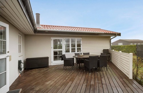 Nyborg House | Nice home in Nyborg with kitchen