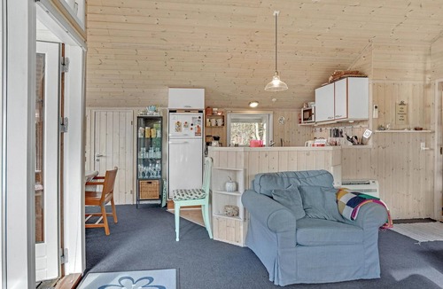 Hoensinge House | Nice home in Nykøbing Sj with kitchen