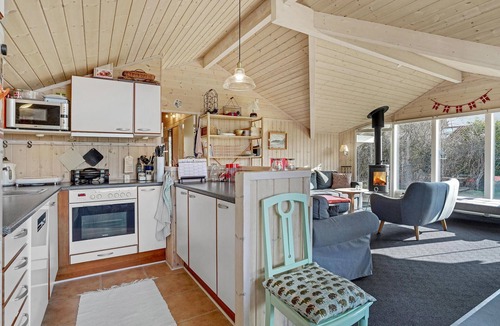 Hoensinge House | Nice home in Nykøbing Sj with kitchen