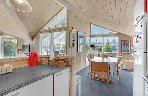 Hoensinge House | Nice home in Nykøbing Sj with kitchen