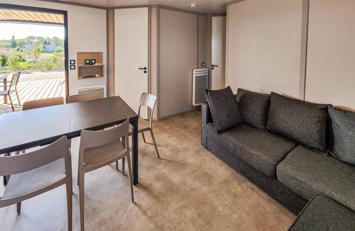 Olonzac House | Nice home in Olonzac with heated swimming pool