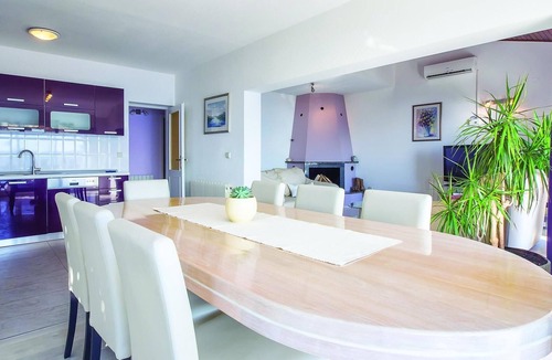 Omis House | Nice home in Omis with sauna