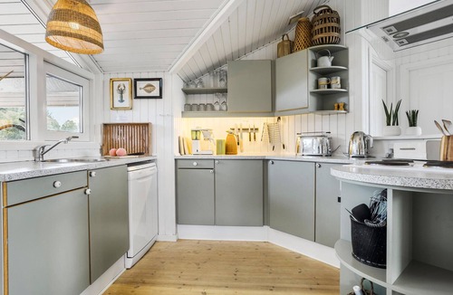 Sillerslev House | Nice home in øster assels with sauna