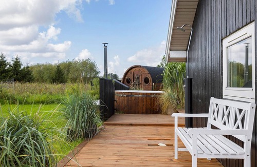 Sillerslev House | Nice home in øster assels with sauna