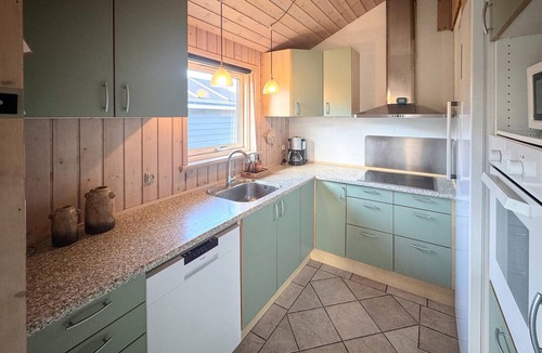 Hasmark Strand House | Nice home in Otterup with kitchen