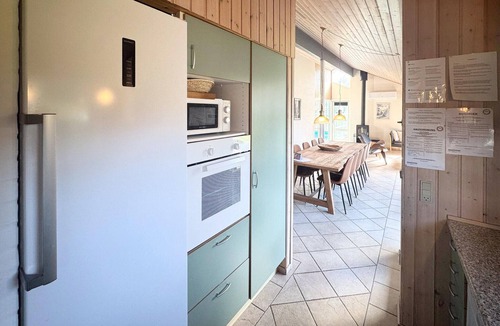 Hasmark Strand House | Nice home in Otterup with kitchen