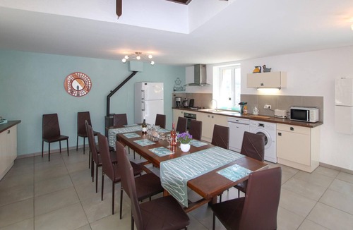 Pont-de-Labeaume House | Nice home in Pont de Labeaume