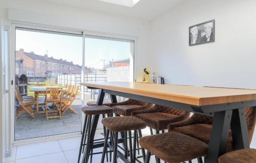 Petite-Synthe House | Nice Home In Petite-Synthe With Wifi