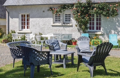 Ploumilliau House | Nice home in Ploumilliau with WiFi