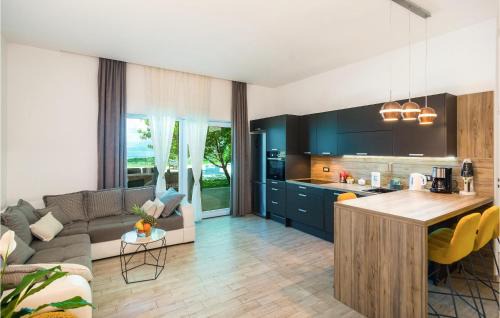 Jelsa House | Nice Home In Poljica With Sauna