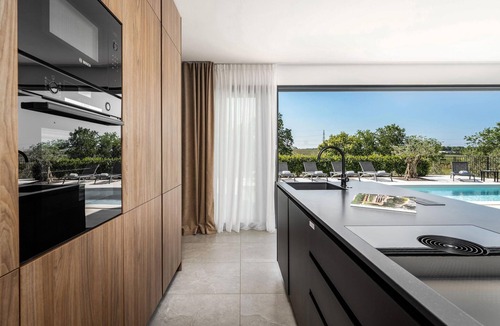 Mugeba House | Nice home in Porec with WiFi