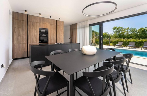 Mugeba House | Nice home in Porec with WiFi