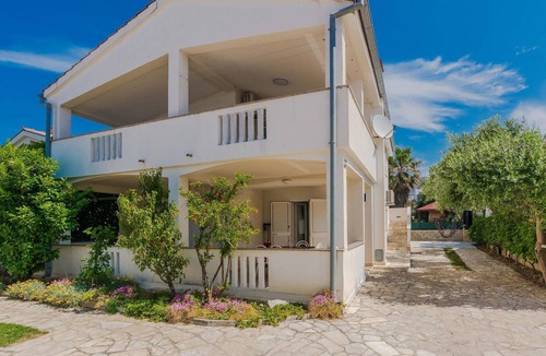 Privlaka House | Nice home in Privlaka with house sea view