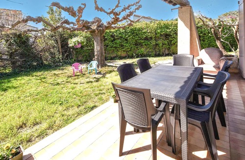 Rognonas House | Nice home in Rognonas with WiFi