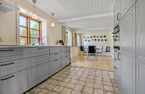 Ronne House | Nice home in Rønne with WiFi