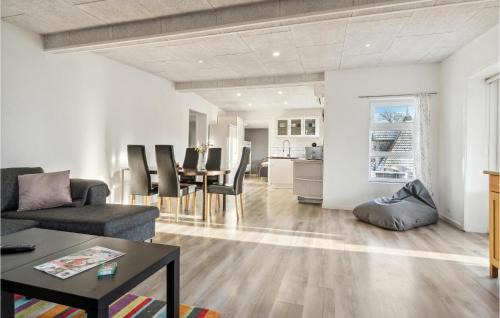 Ronbjerg House | Nice Home In Roslev With Wifi