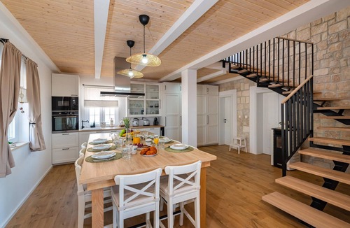 Rovanjska House | Nice home in Rovanjska