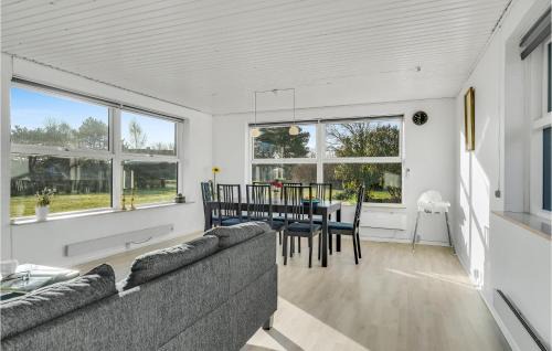 Spodsbjerg House | Nice Home In Rudkøbing With Kitchen
