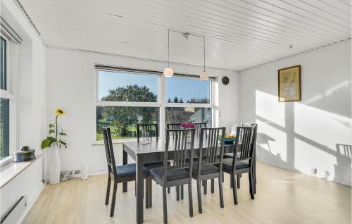 Spodsbjerg House | Nice Home In Rudkøbing With Kitchen