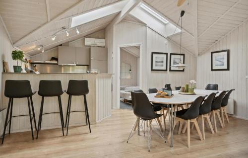Spodsbjerg House | Nice Home In Rudkøbing With Sauna