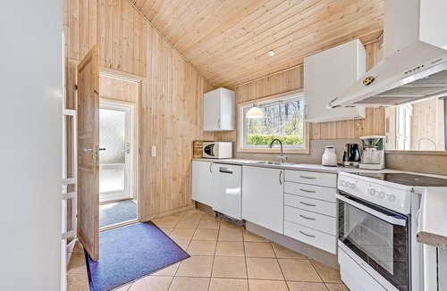 Spodsbjerg House | Nice home in Rudkøbing with kitchen
