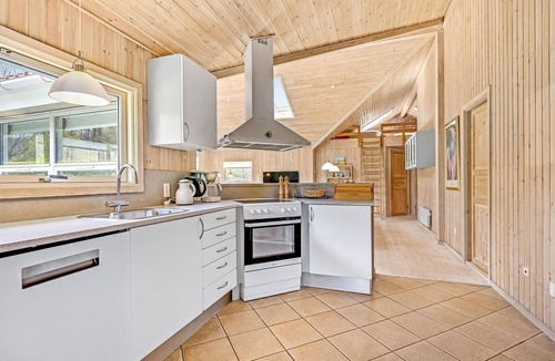 Spodsbjerg House | Nice home in Rudkøbing with kitchen