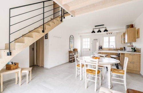 Saint Viaud House | Nice home in Saint-Viaud with WiFi