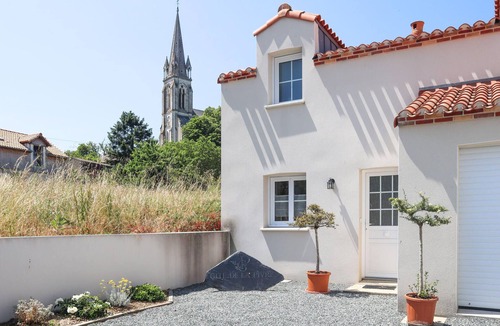 Saint Viaud House | Nice home in Saint-Viaud with WiFi