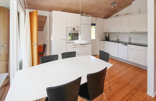 Samsø House | Nice home in Samsø with kitchen